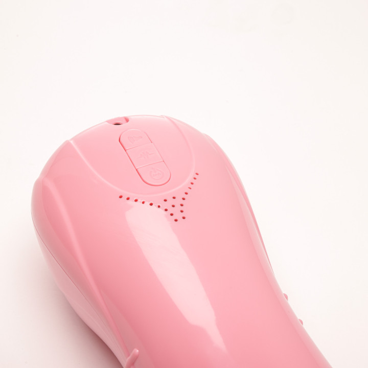 Velvet Touch masturbator pulsacyjny z wibracją oraz efektami dźwiękowymi wagina cyberskóra ładowany usb różowy